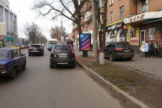 Фото рекламної площини за адресою вул. Соборності (Жовтнева),44(зупинка "Майдан Незалежності")