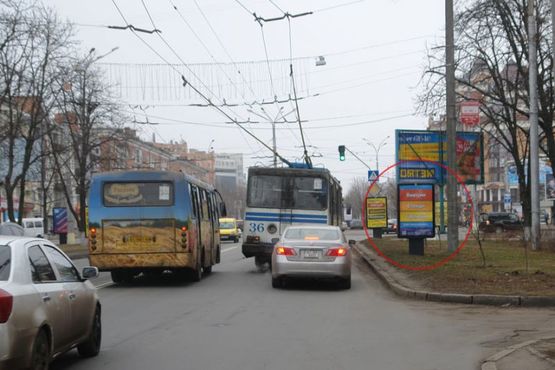 Фото рекламной плоскости по адресу вул. Соборності (Жовтнева),46 (L15)