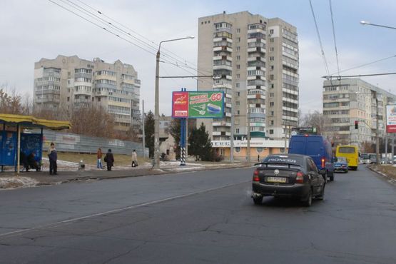 Фото рекламної площини за адресою вул. В.Тирновська / вул. Ю.Тимошенка (зуп. «Бібліотека»)