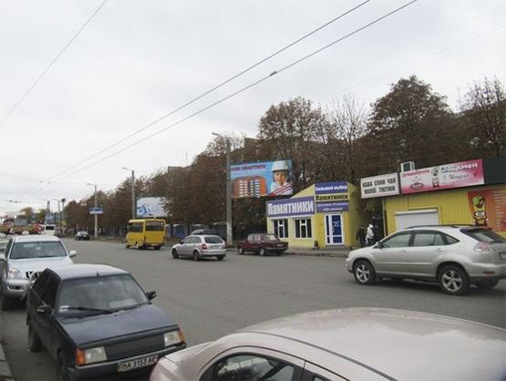 Фото рекламної площини за адресою Тельнова пр., 2г (отделение Приватбанка)