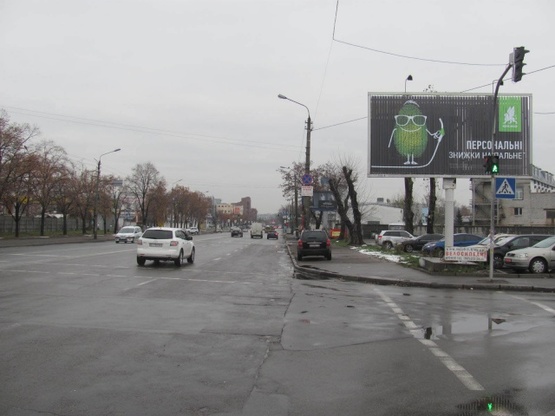 Фото рекламної площини за адресою Скляренко ул. (Куренёвский рынок, супермаркет Сильпо, конечная трамвая 16, по напрвлению Московского просп.)