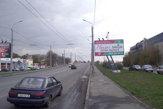 Фото рекламної площини за адресою вул. М.Бірюзова (КФ «Домінік»)