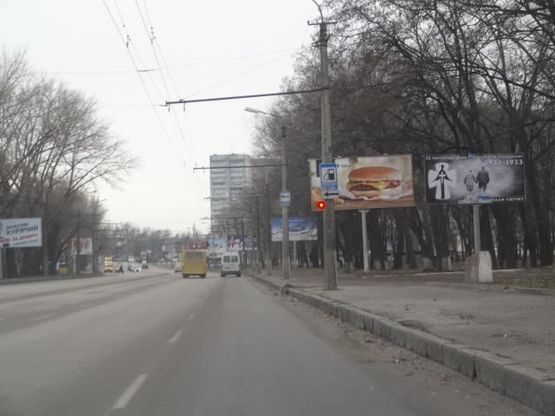 Фото рекламной плоскости по адресу Запорожское шоссе, возле парка "40-летия Освобождения Днепра", из центра