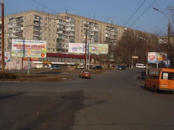 Фото рекламної площини за адресою Паникахи ул., 18, в центр