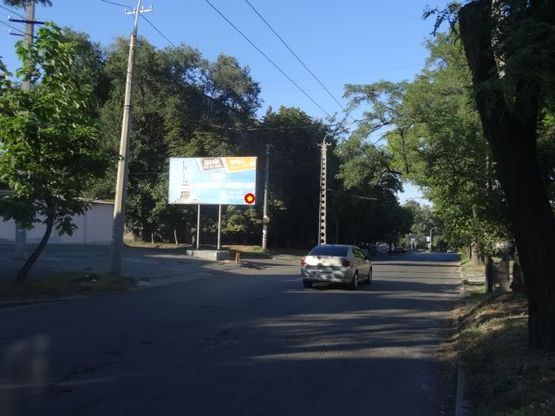Фото рекламної площини за адресою Савченко ул., 72, в центр