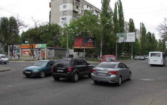 Фото рекламної площини за адресою Генерала Петрова ул., 26 - Ивана и Юрия Липы ул. Фото рекламної площини за адресою Генерала Петрова ул., 26 - Ивана и Юрия Липы ул.