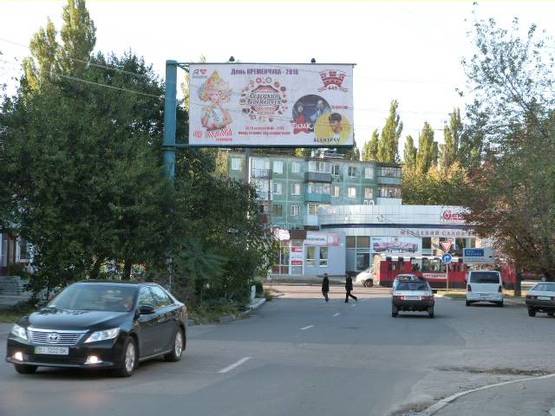 Фото рекламної площини за адресою ул. Первомайская, 46, перекр. с ул. Театральной (Воровского), возле клиники «Европейская медицина», направление к ЖДвокзалу Фото рекламної площини за адресою ул. Первомайская, 46, перекр. с ул. Театральной (Воровского), возле клиники «Европейская медицина», направление к ЖДвокзалу