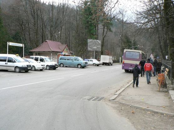 Фото рекламной плоскости по адресу Траса Н-09 Мукачево-Львів, центр міста, біля продуктового ринку, Красна садиба, Краєвид, Будинок культури, напрям руху на Буковель