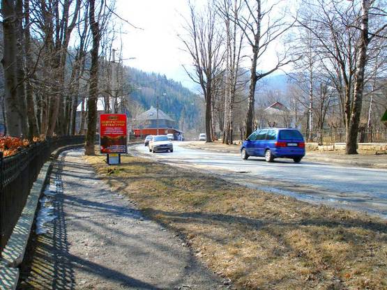 Фото рекламной плоскости по адресу Траса Н-09 Мукачево-Львів, Свободи, кафе Квітуча Долина, санаторій Прикарпатський, пішохідна зона до водоспаду Пробій, напрямок руху на Буковель