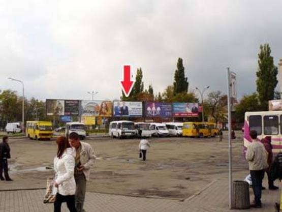 Фото рекламної площини за адресою ул. Полтавская - ул. Днепровская (Автостанция, АЗС)