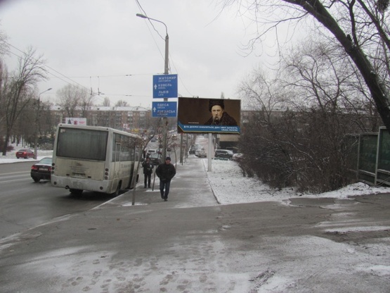 Фото рекламної площини за адресою Мельникова ул., 52 - ст. м.  Дорогожичи, (парк Бабий Яр, "Еко-маркет",аптека "Wаtsons", Киевский Телецентр), направ. из центра города