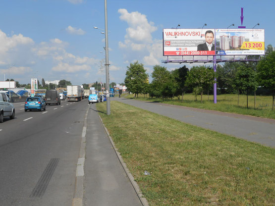 Фото рекламной плоскости по адресу пр.Бажана, ст.м. Вырлыця  выезд из города (дальняя от дороги) Фото рекламной плоскости по адресу пр.Бажана, ст.м. Вырлыця  выезд из города (дальняя от дороги)