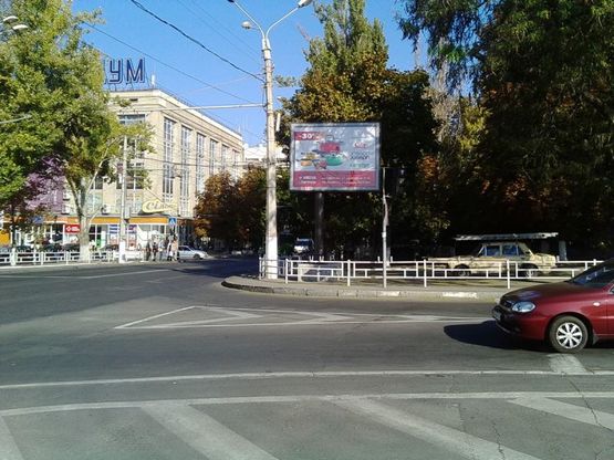 Фото рекламної площини за адресою Ул.Ушакова(Пл.Свободы) Фото рекламної площини за адресою Ул.Ушакова(Пл.Свободы)