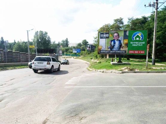 Фото рекламної площини за адресою Петропавловская Борщаговка, ул.Соборная, на пересечении с ул.Шевченко, возле ЖК "Счастливый"