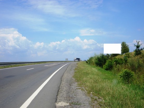 Фото рекламної площини за адресою Автодорога "Київ-Чоп", 150 м від виїзду із АЗС «Автопорт-Чоп»