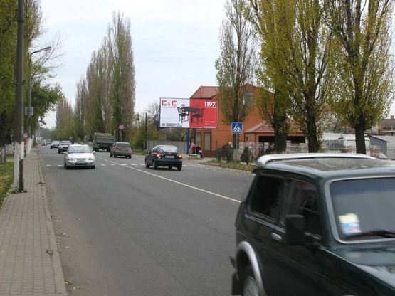 Фото рекламной плоскости по адресу ул Победы, ТЦ "Подиум", Маршрут всего общественного транспорта, транспортное сообщение с Одессой, завод «АвтоЗАЗДЭУ», предприятие «Ильичёвсквнештранс», Торговый Центр "Подиум", фирма "Бонд".