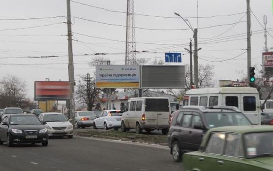 Фото рекламної площини за адресою Небесной сотни пр.  (разделитель) - Глушка пр.