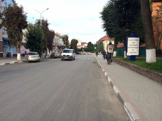 Фото рекламной плоскости по адресу Грушевського, супермаркет 555, маг.Делікат, напрямок руху до Майдану Шевченка