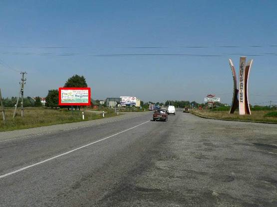 Фото рекламної площини за адресою Коновальця (стелла Івано-Франківськ), в`їзд в місто зі сторони м.Надвірна (перед мостом зліва) с.Черніїв