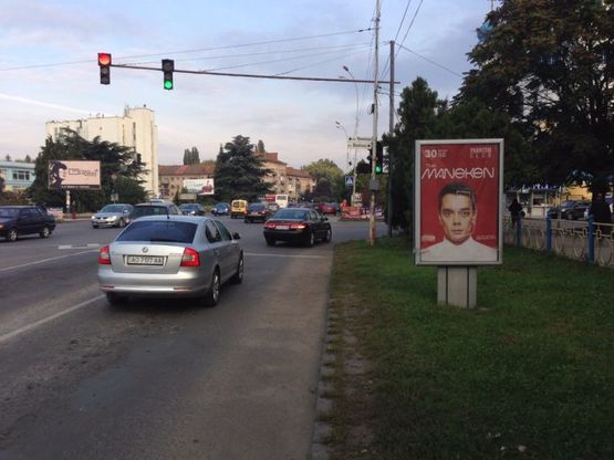 Фото рекламної площини за адресою м. Ужгород, проспект Свободи - Швабська, в сторону  16 - ти поверхівки