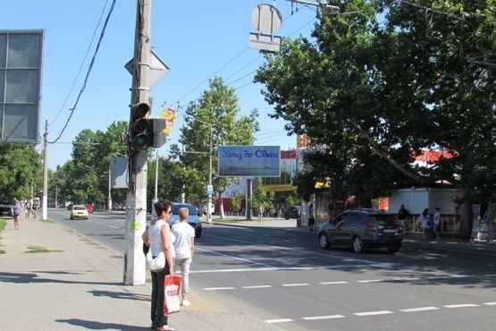 Фото рекламної площини за адресою 8-а линия Люстдорфской дороги, 22 - Королева ул., 15/1