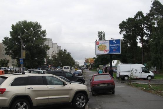 Фото рекламної площини за адресою Андрія Малишка вул., : навпроти універмагу "Дитячий світ" (в напр. ст.метро "Чернігівська") Фото рекламної площини за адресою Андрія Малишка вул., : навпроти універмагу "Дитячий світ" (в напр. ст.метро "Чернігівська")