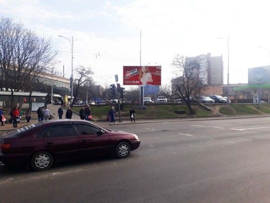 Фото рекламной плоскости по адресу Разумовского ул. - Колонтаевская ул., 58 (автовокзал)
