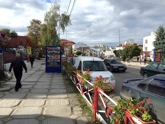 Фото рекламной плоскости по адресу Чороновола, центральний Універмаг, міський ринок, напрямок руху на Івано-Франківськ, Богородчани
