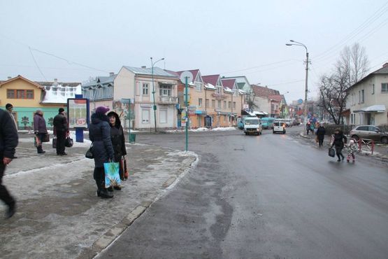 Фото рекламной плоскости по адресу Чорновола-Соборна-Шевченка, площа Вічнного Вогню, торговий центр Лев, напрямок руху на Яремче, Буковель,Івано-Франківськ, Богородчани