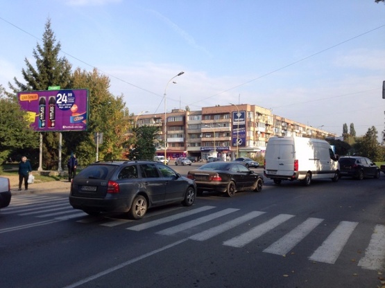 Фото рекламной плоскости по адресу м. Ужгород, вул. Грушевського – Минайська