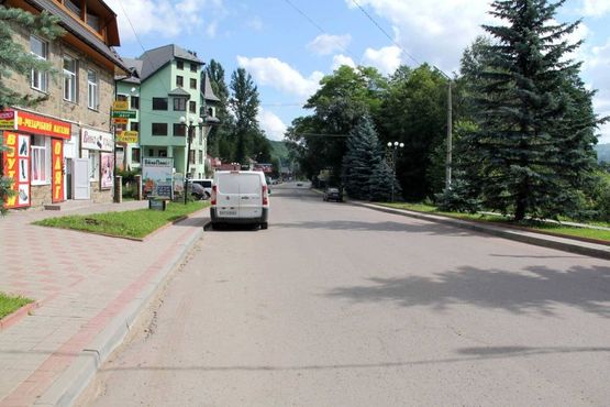 Фото рекламной плоскости по адресу Траса Н-09 Мукачево-Львів, Свободи, РЕМ, маг. Престиж, напрямок руху на Івано-Франківськ