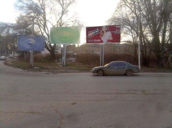 Фото рекламной плоскости по адресу Бугаевская ул., 6