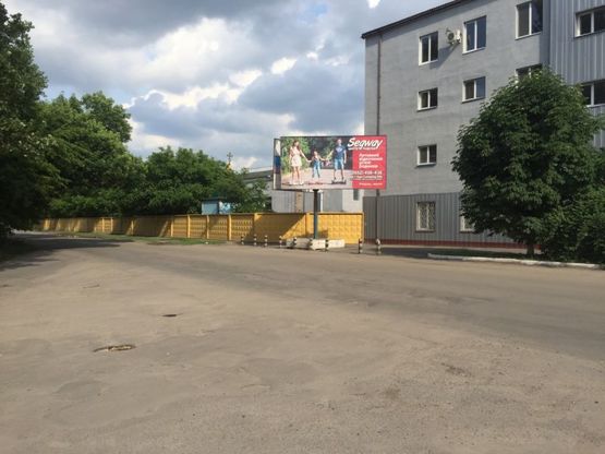 Фото рекламної площини за адресою Угол ул.Паровозная и ул.49Гв.Дивизии Фото рекламної площини за адресою Угол ул.Паровозная и ул.49Гв.Дивизии