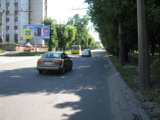 Фото рекламной плоскости по адресу Смілянська вул., 75 - Володимира Ложешнікова вул. (Крупської вул.)