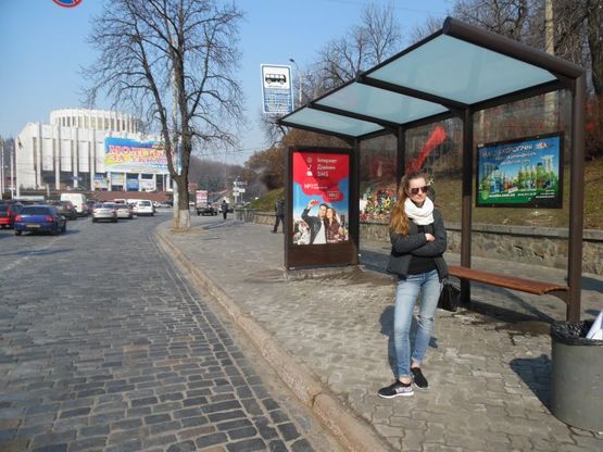 Фото рекламной плоскости по адресу ул. Грушевского,1, остановка  "Библиотека" Фото рекламной плоскости по адресу ул. Грушевского,1, остановка  "Библиотека"