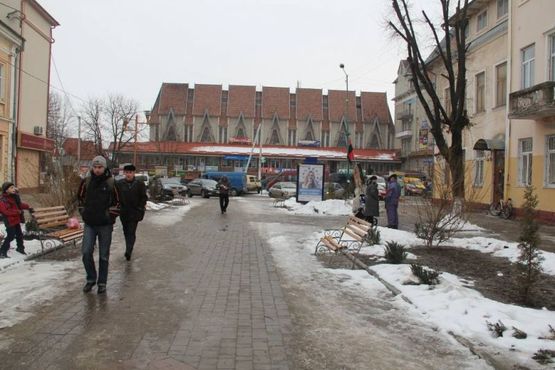 Фото рекламной плоскости по адресу Майдан Шевченка, міський БК, крокус люкс, міський ринок, пішохідна зона