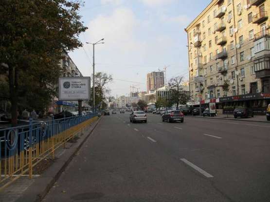 Фото рекламної площини за адресою Велика Васильківська вул., 122; Магазин "Columbia" (№4)