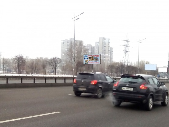 Фото рекламной плоскости по адресу пр.Бажана (между ст.м."Харьковская и ст.м."Поздняки")-в центр