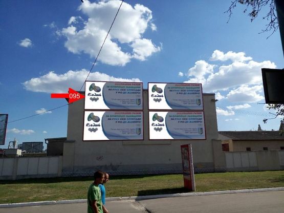 Фото рекламної площини за адресою вул.Чернівецька Фото рекламної площини за адресою вул.Чернівецька