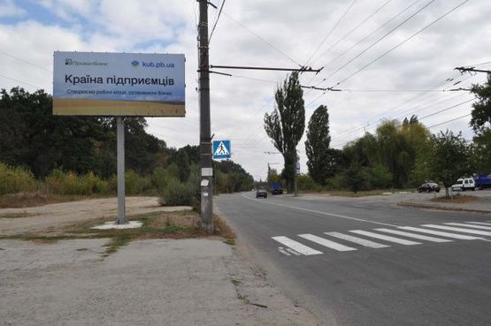 Фото рекламной плоскости по адресу Зулинского ул., 24  300 м к АЗС БРСМ Нафта Фото рекламной плоскости по адресу Зулинского ул., 24  300 м к АЗС БРСМ Нафта