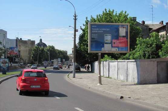 Фото рекламной плоскости по адресу Вячеслава Чорновола просп., 31 (в центр)
