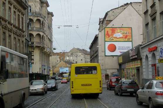Фото рекламной плоскости по адресу Городоцька вул., 12 (фасад, верхній) Фото рекламной плоскости по адресу Городоцька вул., 12 (фасад, верхній)