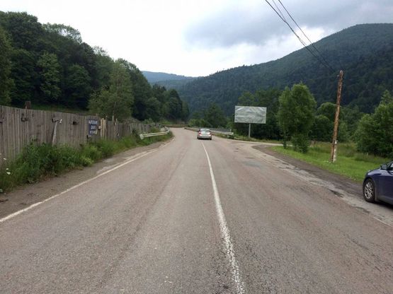 Фото рекламной плоскости по адресу Траса Н-09 Мукачево-Львів, 600 м перед АЗС УкрНафта, котедж Марципан, напрямок руху на Івано-Франківськ Фото рекламной плоскости по адресу Траса Н-09 Мукачево-Львів, 600 м перед АЗС УкрНафта, котедж Марципан, напрямок руху на Івано-Франківськ