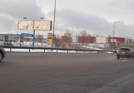 Фото рекламной плоскости по адресу Столичное шоссе 50м. от спуска с улицы Академика Заболотного, в сторону Южного моста, правый