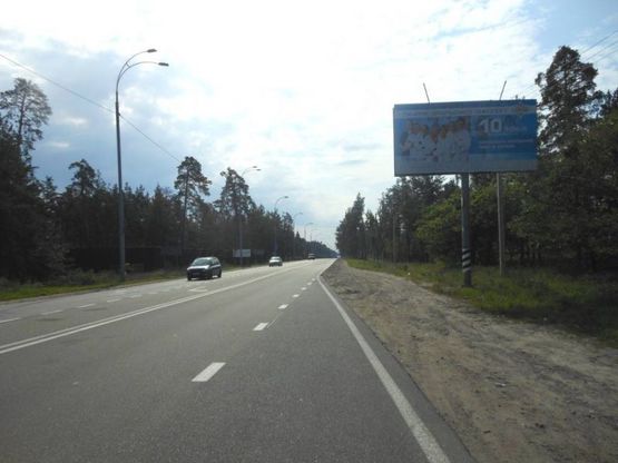 Фото рекламної площини за адресою Конча-Заспа, траса Р-02, км 30+100 право, зупинка "Козин-2", навпроти  АЗС "БРСМ", супермаркет "FAVORE" Фото рекламної площини за адресою Конча-Заспа, траса Р-02, км 30+100 право, зупинка "Козин-2", навпроти  АЗС "БРСМ", супермаркет "FAVORE"