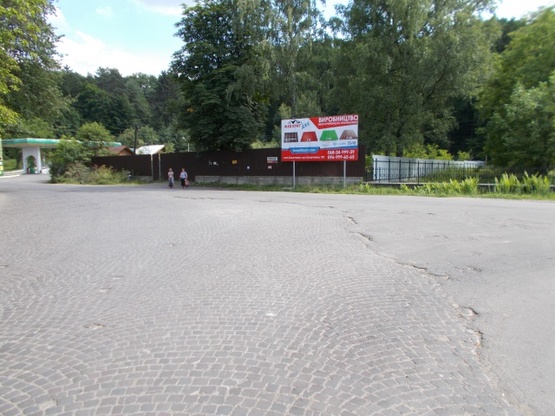 Фото рекламної площини за адресою с. Нересниця, центр