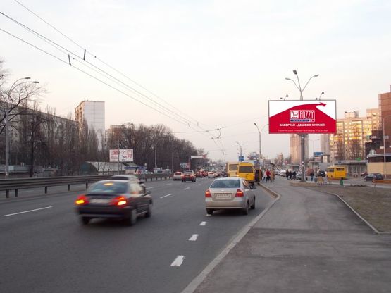 Фото рекламної площини за адресою Ак. Глушкова пр-т, 55, на остановке (напр. к Одесской площади) Фото рекламної площини за адресою Ак. Глушкова пр-т, 55, на остановке (напр. к Одесской площади)