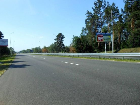 Фото рекламної площини за адресою Новообухівська траса, на пешеходном переходе, км 31+800 право