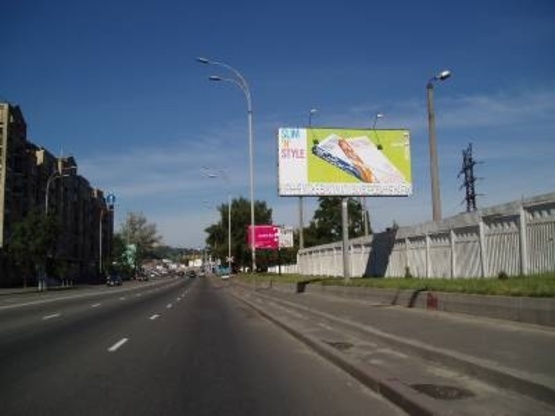 Фото рекламної площини за адресою Набережно-Луговая ул. (напротив ул.Оболонской)