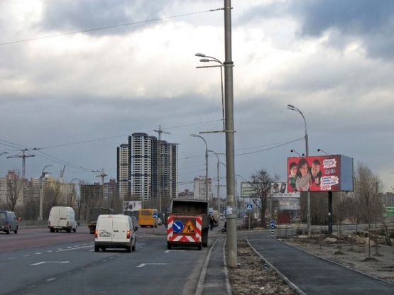 Фото рекламной плоскости по адресу пр-т. Ватутина, "СКАЙ МОЛЛ"-"АШАН" в напр. Троещина Фото рекламной плоскости по адресу пр-т. Ватутина, "СКАЙ МОЛЛ"-"АШАН" в напр. Троещина
